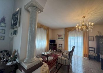 Salone - Villa via Patrioti, 22, Induno Olona - foto 12