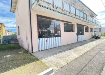 Facciata - Negozio via Goro, Ravenna (zona Porto Corsini) - foto 3