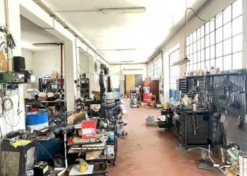 Interno non residenziale - Negozio via Goro, Ravenna (zona Porto Corsini) - foto 6