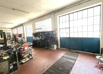 Interno non residenziale - Negozio via Goro, Ravenna (zona Porto Corsini) - foto 8