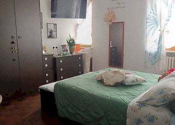 Camera da letto - Quadrilocale via San Bernardo, 49, Mondovì - foto 1