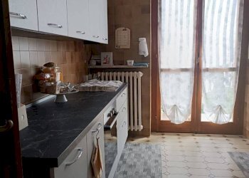 Cucina - Quadrilocale via San Bernardo, 49, Mondovì - foto 5