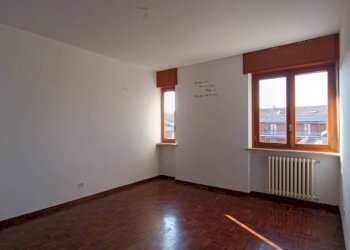 Camera da letto - Four-room apartment via San Bernardo, 49, Mondovì - photo 12