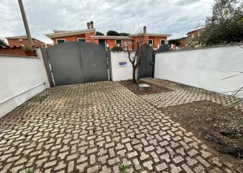 Posto macchina - Villa a Schiera via delle Fresie, Anzio - foto 4