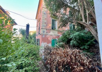 Villa Scalinata Cernaia, La Spezia (neighborhood Stazione) - photo 11
