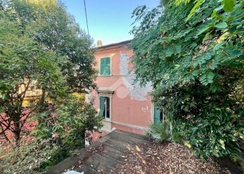 Villa Scalinata Cernaia, La Spezia (neighborhood Stazione) - photo 28