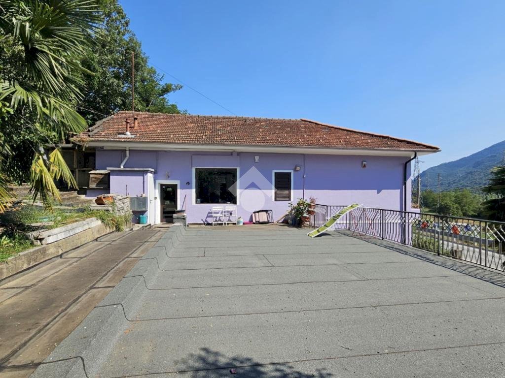 Portion of a house Corso Galliano Rocco, Pinasca - photo 1