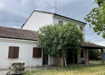 Casa indipendente Concordia sulla Secchia - foto 1