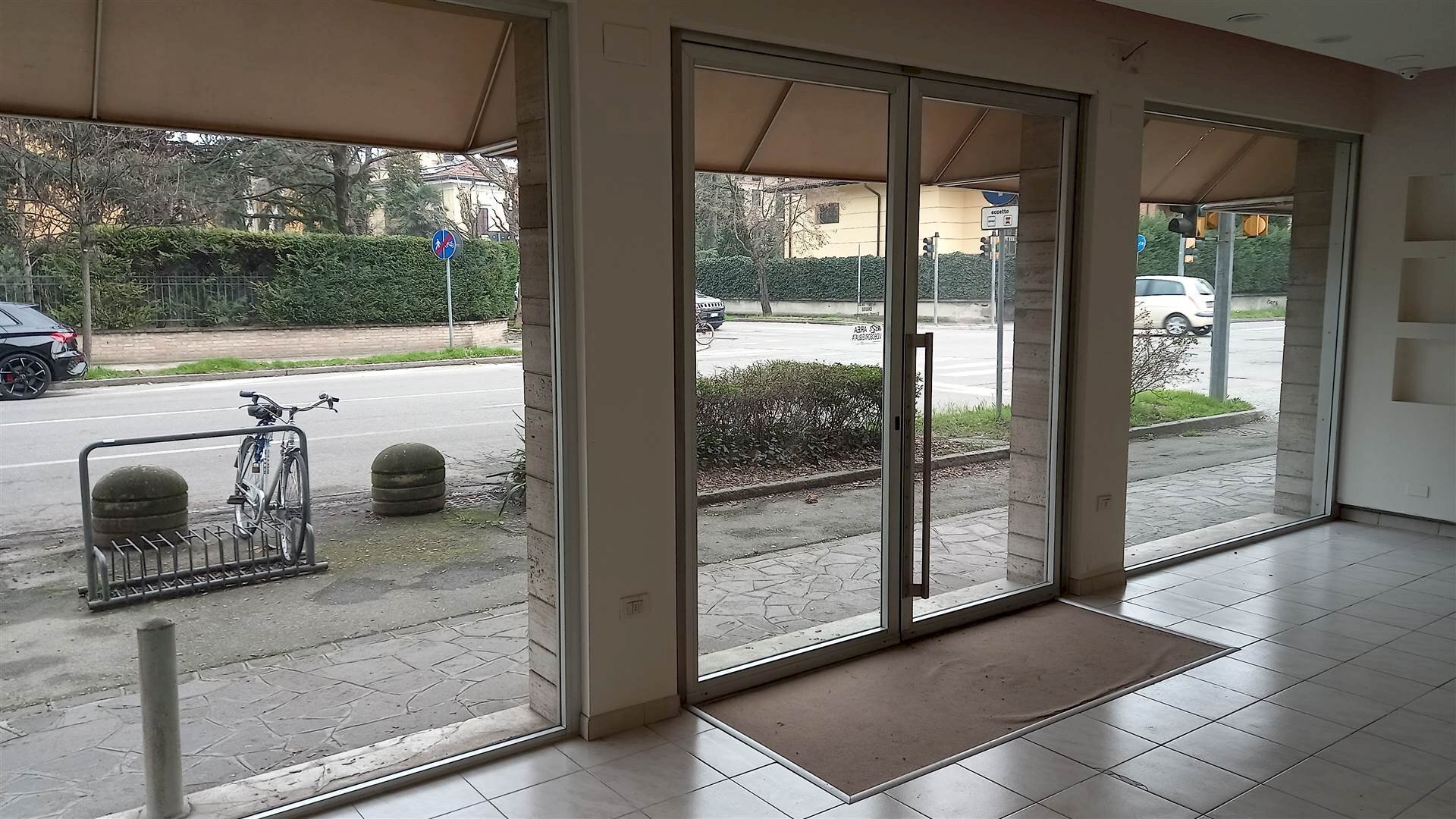 Negozio Viale Moreali 192, Modena - foto 1