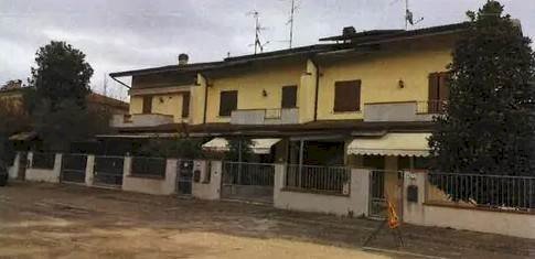 Semi-detached house Via Mascagni 26, San Possidonio - photo 1