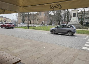 Attività Commerciale Piazza Martiri 32, Reggiolo - foto 5