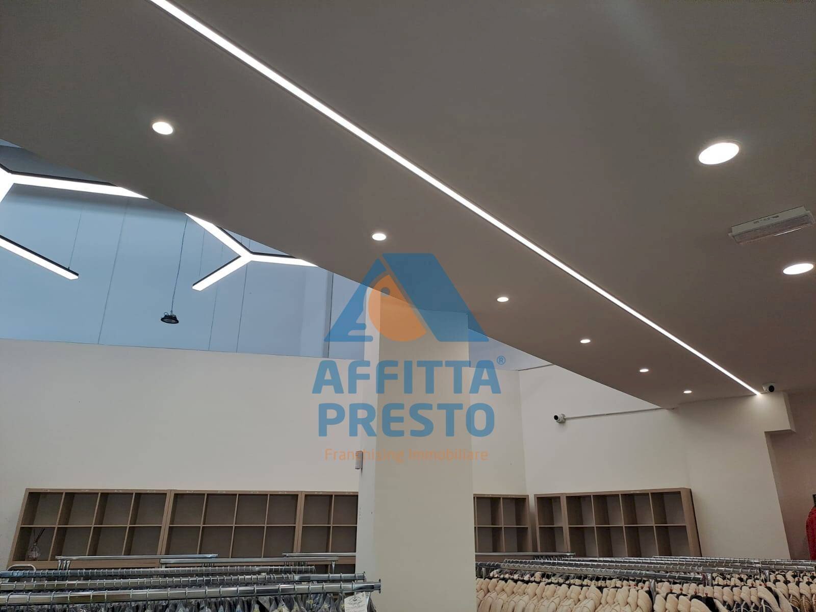 Foto 2 - Commercial Activity Prato - photo 2