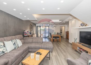 Sala da pranzo - Villa a Schiera Via Giacomo Vaccaro
 
73, Caltagirone - foto 1