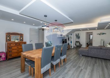 Sala da pranzo - Villa a Schiera Via Giacomo Vaccaro
 
73, Caltagirone - foto 2