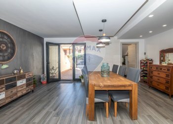 Sala da pranzo - Villa a Schiera Via Giacomo Vaccaro
 
73, Caltagirone - foto 3