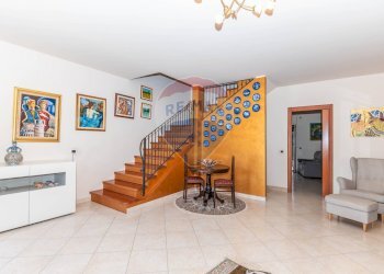 Scale - Villa a Schiera Via Giacomo Vaccaro
 
73, Caltagirone - foto 15