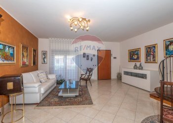 Soggiorno - Villa a Schiera Via Giacomo Vaccaro
 
73, Caltagirone - foto 16