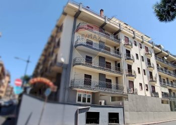 Edificio all\'aperto - Quadrilocale Via Catania
 
284, Adrano - foto 1