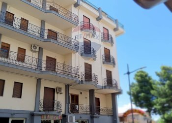 Edificio all\'aperto - Quadrilocale Via Catania
 
284, Adrano - foto 2