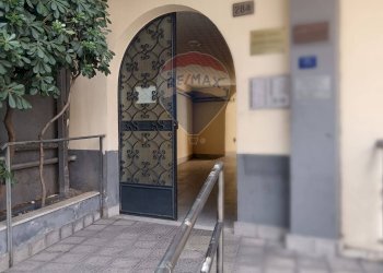 Edificio all\'aperto - Quadrilocale Via Catania
 
284, Adrano - foto 3