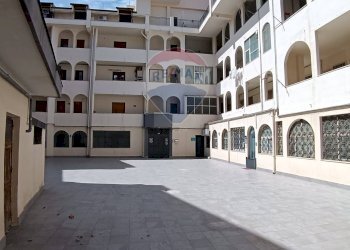 Edificio all\'aperto - Quadrilocale Via Catania
 
284, Adrano - foto 4