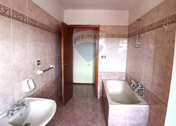 Bagno - Quadrilocale Via Catania
 
284, Adrano - foto 16