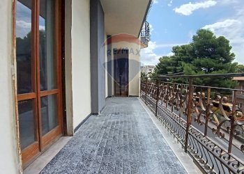 Balcone - Quadrilocale Via Catania
 
284, Adrano - foto 21