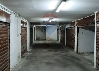 Parcheggio - Quadrilocale Via Catania
 
284, Adrano - foto 26