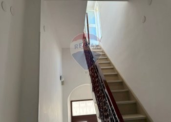 Scale - Appartamento Via Dante Alighieri
 
15, Mattinata - foto 5