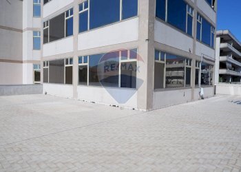 Terrazzo di proprietà - Ufficio VIA C.LAVIANO
 
139, Caserta - foto 14