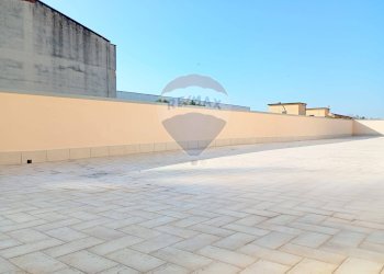 Terrazza DI PROPRIETA SU STRADA - Ufficio VIA C.LAVIANO
 
139, Caserta - foto 20