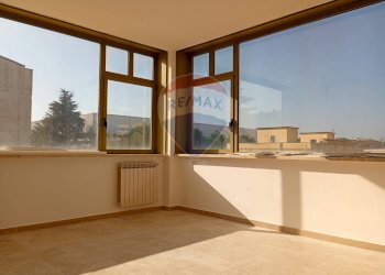 TERZA STANZA AMPIE LUMINOSA - Ufficio VIA C.LAVIANO
 
139, Caserta - foto 7