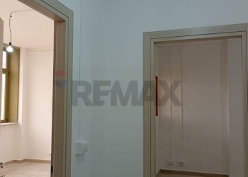 Stanza vuota - Ufficio VIA C.LAVIANO
 
139, Caserta - foto 33