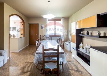 Sala da pranzo - Villa a Schiera Via Venticinque Aprile
 
47, Carpaneto Piacentino - foto 9