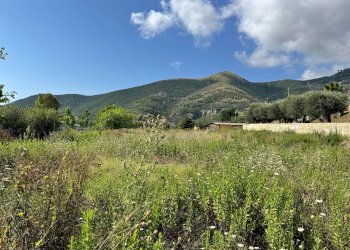 Foto 3 - Locale Commerciale Via Marici, Toirano - foto 2