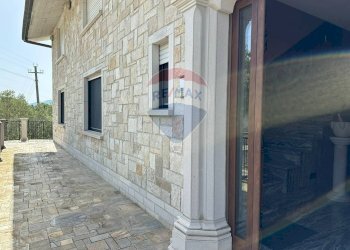 Terrazza - Villa Via Valloni
 
15, Colli a Volturno - foto 5