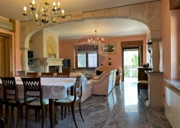 Sala da pranzo - Villa Via Valloni
 
15, Colli a Volturno - foto 19
