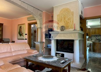 Soggiorno - Villa Via Valloni
 
15, Colli a Volturno - foto 30