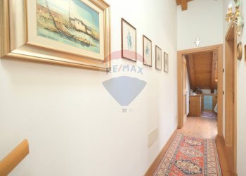 Hall / corridoio - Villa Bifamiliare VIA VALBELLA
 
5, Gallio - foto 7