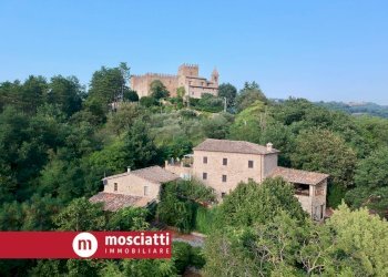 Foto 2 - Casa indipendente Località Rocca D'Ajello, Camerino - foto 2