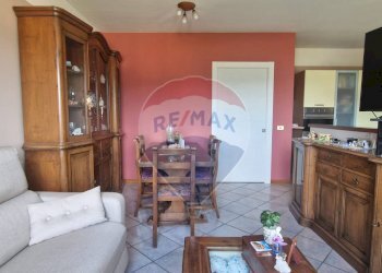 Sala da pranzo - Quadrilocale Via del Torchio
 
8, Pella - foto 9