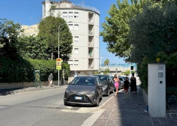 Zona - Box via Giuseppe Verdi, Cattolica - foto 3