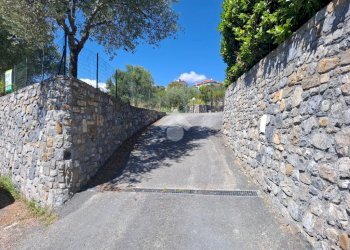 Posto Auto Via Caduti di Nassiriya, Diano Castello - foto 2