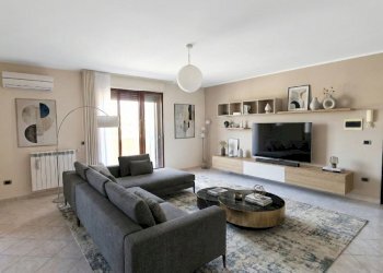 Apartment Mondragone - photo 1