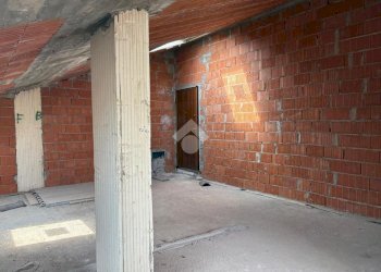 Two-room apartment Via Giovanni Paolo II, Casorezzo - photo 23