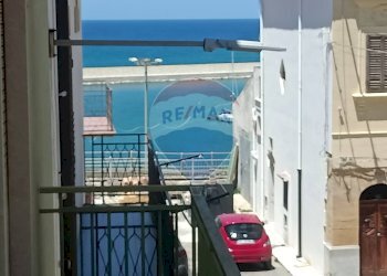 Balcone - Quadrilocale Via G. Garibaldi
 
10, Balestrate - foto 1