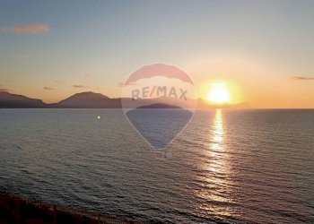 Vista dell\'acqua - Quadrilocale Via G. Garibaldi
 
10, Balestrate - foto 20