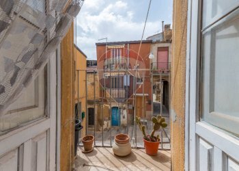 Balcone - Casa indipendente Via Guglia
 
57-61-63, Caltagirone - foto 1