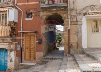 Edificio all\'aperto - Casa indipendente Via Guglia
 
57-61-63, Caltagirone - foto 5