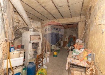 Dispensa di stoccaggio - Casa indipendente Via Guglia
 
57-61-63, Caltagirone - foto 26